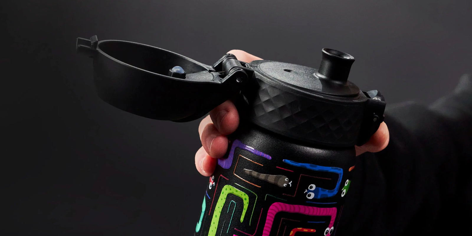 Le secret du design anti-chute et de la prise en main facile ION8